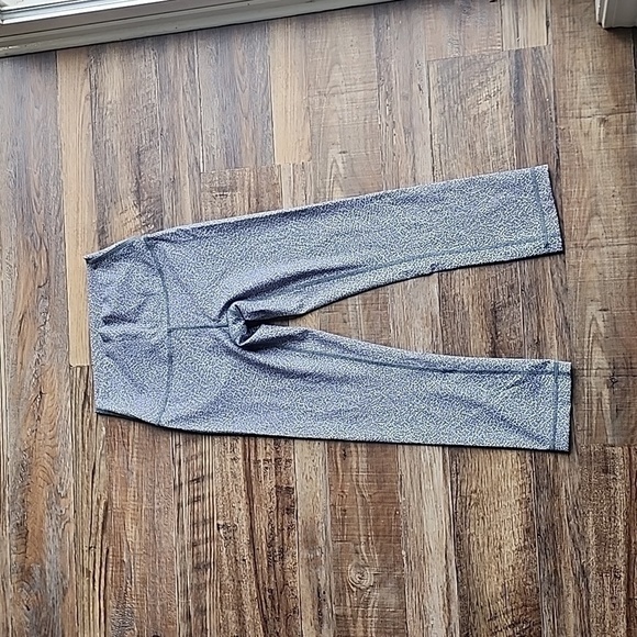 lululemon athletica Pants - Lululemon Capri Leggings Sz 4